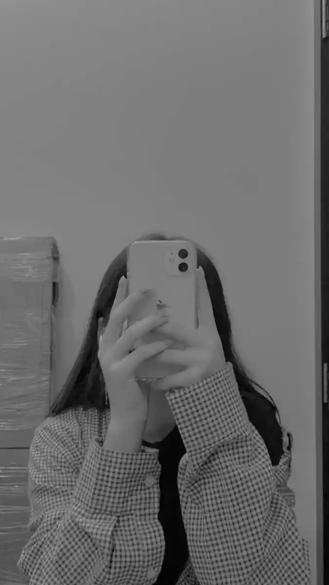 hide-face-girl-pic hide-face-girl-pic