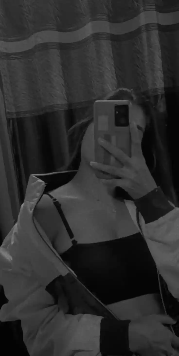 mirror-hide-face-girl-dp mirror-hide-face-girl-dp