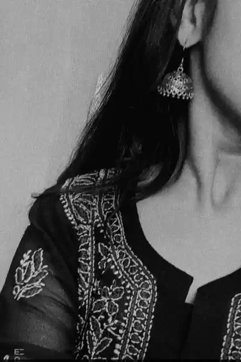 real-simple-girl-image-hide-face real-simple-girl-image-hide-face