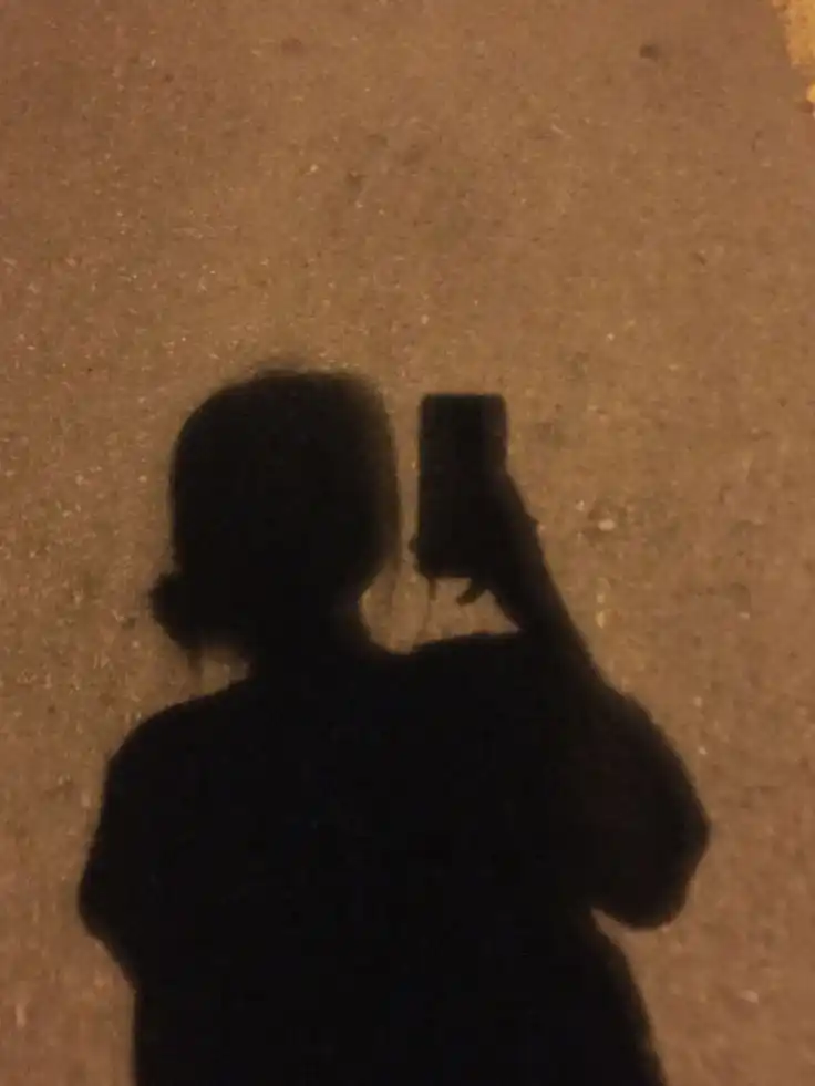 hide-face-girl-pic-dp hide-face-girl-pic-dp