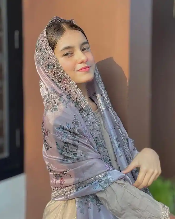 beautiful-girls-dp-for-whatsapp beautiful-girls-dp-for-whatsapp