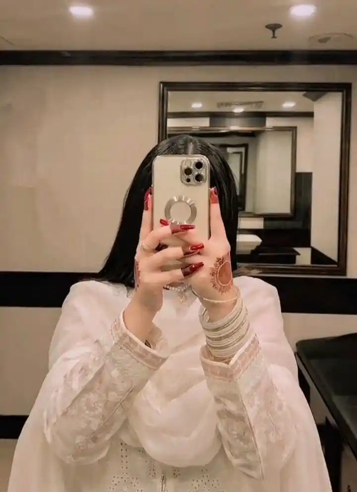 girls-pic girls-pic