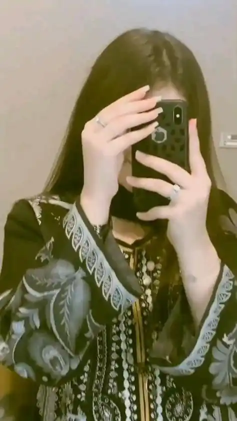 iphone-girls-dp iphone-girls-dp